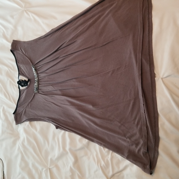 Tops - Picture 2 of 2